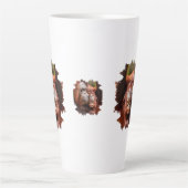 Glimlachende Baby Orangutan in moeders armen Latte Mok (Voorkant)