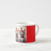 Glimlachende Cartoons met rode Petten en halsbande Espresso Kop (Voorkant rechts)