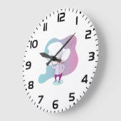 Glimlachende chef-kok met snor en dienblad grote klok (Hoek)