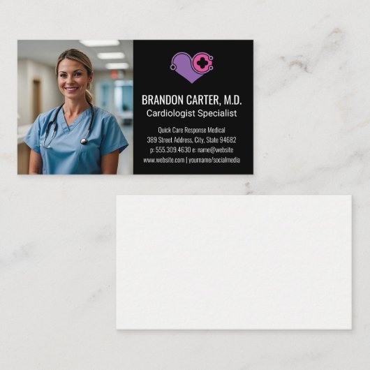 Glimlachende dokter in ziekenhuis visitekaartje (Voorkant / Achterkant)