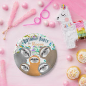 Glimlachende feestluiaards met gedraaide streamers papieren bordje (Feest)