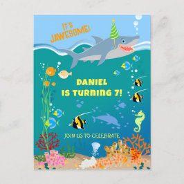 Glimlachende haai onder de zee jongen verjaardagsf uitnodiging briefkaart