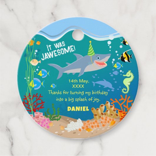 Glimlachende haai onder het zee boy Verjaardagsfee Bedankjes Labels (Voorkant)