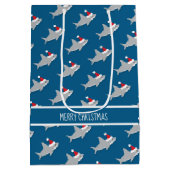 Glimlachende Haaien in Santa Hats Gift Bag Medium Cadeauzakje (Achterkant)