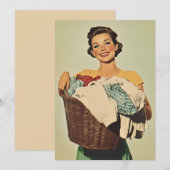 Glimlachende huisvrouw met wasmand kaart (Voorkant / Achterkant)