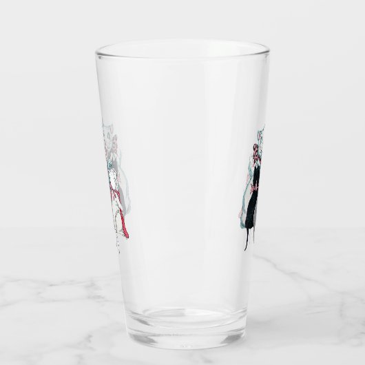 Glimlachende moederkat zittend met drie Kittens st Glas (Links)