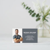 Glimlachende personal trainer | Fitnessmodel Visitekaartje (Staand voorkant)