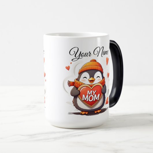 Glimlachende Pinguïn met hartteken MIJN MOEDER Magische Mok (Voorkant rechts)