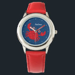 Glimlachende rode krab Kind gepersonaliseerd Horloge<br><div class="desc">Dit leuke horloge heeft een zoete vectorillustratie van een lachende rode krab op een blauwe achtergrond en kan worden gepersonaliseerd met de naam,  het monogram,  het initiaal of elke tekst van uw keuze voor een perfect aangepast cadeau.</div>