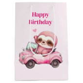 Glimlachende roze luiaard rijden een cabriolet ver medium cadeauzakje (Achterkant)