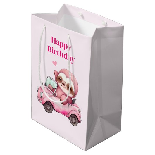 Glimlachende roze luiaard rijden een cabriolet ver medium cadeauzakje (Achterkant Gekanteld)