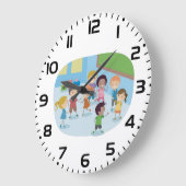 Glimlachende schoolkinderen die samen spelen grote klok (Hoek)