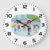 Glimlachende schoolkinderen die samen spelen grote klok (Voorkant)