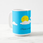 Glimlachende zon met wolken: Turquoise Koffiemok (Voorkant links)