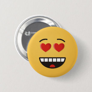 Glimlend gezicht met hartvormige ogen ronde button 5,7 cm