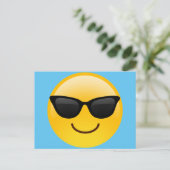 Glimlend gezicht met zonnebrillen Cool Emoji Briefkaart (Staand voorkant)