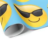 Glimlend gezicht met zonnebrillen Cool Emoji Cadeaupapier (Rol Hoek)