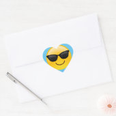 Glimlend gezicht met zonnebrillen Cool Emoji Hart Sticker (Envelop)