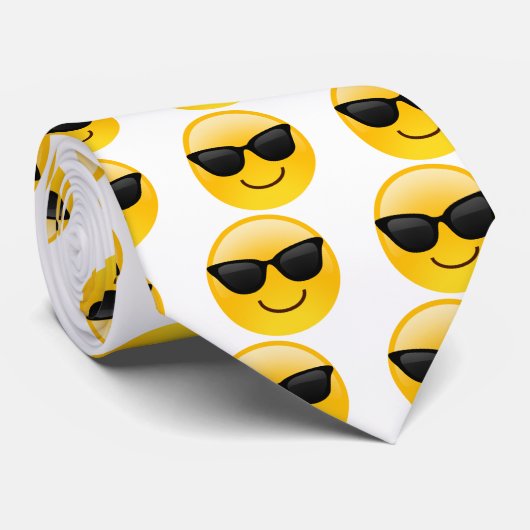 Glimlend gezicht met zonnebrillen Cool Emoji strop Stropdas (Opgerold)