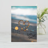 Glinsterend hart op het strand | Unieke romantisch Feestdagenkaart (Staand voorkant)