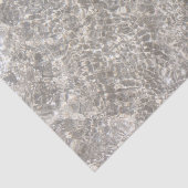 Glinsterend water op het strand zand kust tissuepapier (Detail)