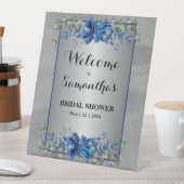 Glinsterend Zilver: Blauw Bloemen Vrijgezellenfees Reclamebord Met Voetstuk (Insitu)