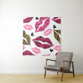 Glinsterende lippen: Leopard Mode Wandkleed (In situ)