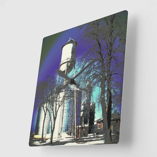 glinsterende watertoren vierkante klok (Hoek)