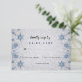Glitter Blue Snowflakes winterbruiloft RSVP Kaartje (Staand voorkant)