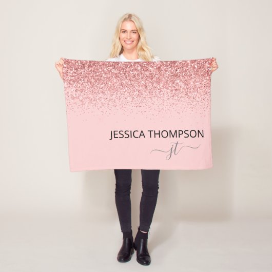 Glitter Blush Roze Eenvoudige Script Monogram Naam Fleece Deken (In situ)