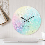 Glitter Colorful Pastel Bokeh Girl Ronde Klok<br><div class="desc">Een trendy,   kookbeeld glitter achtergrond in prachtige pastelkleuren. U kunt uw eigen monogram en/of naam gemakkelijk personaliseren.</div>