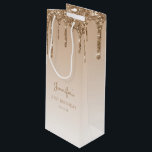 Glitter Drip 21st Birthday Gold Wijn Cadeautas<br><div class="desc">Deze schitterende 21e verjaardagstaartwijnzak is voorzien van een gouden faux glitter grens en gouden achtergrond. Pas het met haar naam in handschrift manuscript,  samen met haar verjaardag en hieronder datum aan.</div>