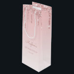 Glitter Drip 30th Birthday Pink Wijn Cadeautas<br><div class="desc">Deze schitterende 30e verjaardagstaartwijnzak is voorzien van een lichtroze faux glitter drip border and roze ombre background. Pas het met haar naam in handschrift manuscript,  samen met haar verjaardag en hieronder datum aan.</div>
