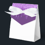 Glitter Drip Feest Behandeldoos Bedankdoosjes<br><div class="desc">Het cadeaudoosje wordt getoond met een paarse nep glinsterende druppelprint op de voorflap. 
Perfect voor het geven van traktaties als cadeau. Personaliseer dit item of koop het zoals het is.
Tip: Voeg gewoon lekkere traktaties toe en een leuk lintje.




Gelicenseerde Print</div>