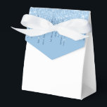 Glitter Drip Party Treat Box Bedankdoosjes<br><div class="desc">Party gunst doos wordt getoond met een blauwe kleur faux glitter drup print op de voorflap. Perfect voor het geven van cadeaus. Pas dit object aan of koop zoals het is. Tip: voeg gewoon je geweldige lekkernijen toe en voeg wat schattig lint toe. Gelicentieerd afdrukken</div>