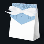 Glitter Drip Party Treat Box Bedankdoosjes<br><div class="desc">Party gunst box wordt getoond met een blauwe faux glitter drup print op de voorflap. Perfect voor het geven van cadeaus. Pas dit object aan of koop zoals het is. Tip: voeg gewoon je geweldige lekkernijen toe en voeg wat schattig lint toe. Gelicentieerd afdrukken</div>