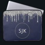 Glitter Drips Navy Blue Silver Girly Monogrammed Laptop Sleeve<br><div class="desc">Luxe Silver en Navy Blue Faux Glitter en Sparkle Elegant Monogrammed Initialen Hoesje. Dit hoesje kan worden aangepast om uw initiaal en voornaam op te nemen.</div>