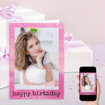 Glitter Dust Ombre Sparkle Pink Foto Birthday Kaart<br><div class="desc">Meisjes verjaardagsfotokaart voor je dochter,  familielid of vriend. Het fotomalplaatje is opstelling voor u om één van uw favoriete foto's toe te voegen en u kunt het gedicht binnen ook uitgeven. Het ontwerp heeft een  roze ombre hout en glitter stofsparkle effect en een trendy typografie van het schrijftype.</div>