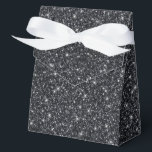 Glitter Feest Behandeldoos Bedankdoosjes<br><div class="desc">Het feestgunstdoosje wordt getoond met een feestelijke zwarte nepglitterprint. 
Perfect voor het geven van traktaties als cadeau. Personaliseer dit item of koop het zoals het is.
Tip: Voeg gewoon je geweldige traktaties toe en voeg wat lint toe.




Gelicenseerde Print</div>
