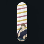 Glitter Gold en roze, kortegolf Persoonlijk Skateboard<br><div class="desc">Een schattige platte illustratie van een meisje met een korte horizon in een roze en gouden glitterstrepen achtergrond. Pas het aan met jouw naam.</div>