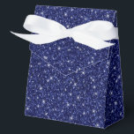 Glitter Party Treat Box Bedankdoosjes<br><div class="desc">Party gunst box wordt getoond met een feestelijke marine blauwe kleur faux glitter print. Perfect voor het geven van cadeaus. Pas dit object aan of koop zoals het is. Tip: voeg gewoon je geweldige lekkernijen toe en voeg wat schattig lint toe. Gelicentieerd afdrukken</div>