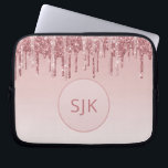 Glitter roze roze roodbruin monogram laptop sleeve<br><div class="desc">Blush Roze - Roos Gold Faux Drijvende glitter en Sparkle Elegant Monogram Computer Hoesje. Dit monogrammed hoesje kan worden aangepast om uw initiaal en voornaam te omvatten.</div>