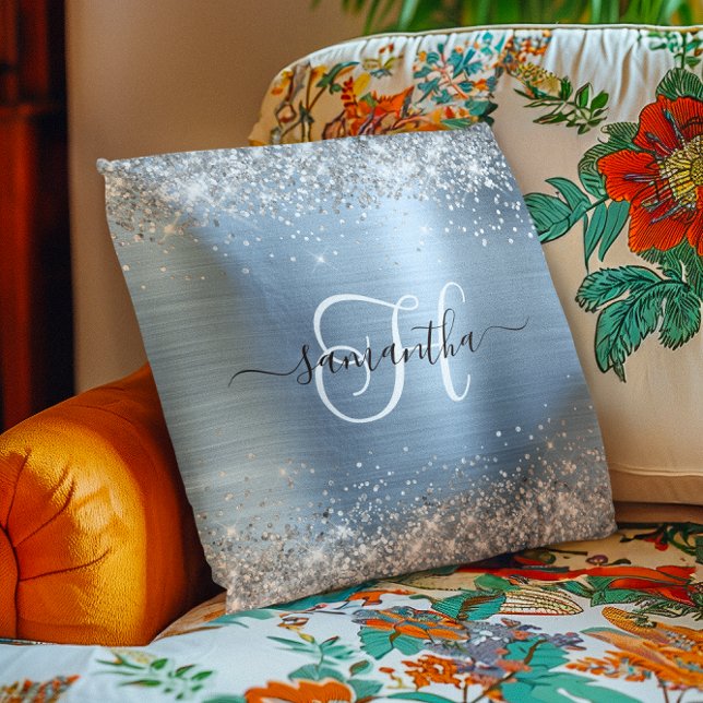 Glitterige Zilveren en Lichtblauwe Monogram Kussen (Glittery Silver and Light Blue Monogrammed Throw Pillow)