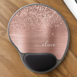 Glittermonogram geborsteld metaal Roos Gold Pink Gel Muismat<br><div class="desc">Roos Gold - Blush Pink Faux Folie Metallic Sparkle Glitter Brushed Metal Monogram Naam en Initiaal Mousepad (Muismat). Dit maakt de perfecte lieve 16 verjaardags-,  bruiloft-,  vrijgezellenfeest-,  jubileum-,  baby shower- of vrijgezellenfeestcadeau voor iemand die van glamluxe en chique stijlen houdt.</div>