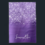 Glittery Amethyst Paarse Glam Name Theedoek<br><div class="desc">Pas het moderne handgeschreven stijlscript aan creëer uw eigen gepersonaliseerde keukenhanddoek voor haar nieuwe huis. Voeg een monogram initiaal toe aan creëer een voornaam initiaal combinatie. Girly faux amethist glitter en paarse metallic folie digitale kunst die zal afdrukken als een foto op uw ontwerp.</div>