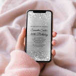 Glittery Brushed Silver Foil 40th Birthday Kaart<br><div class="desc">Een glamoureuze uitnodiging voor haar 40e verjaardag voor het afdrukken of digitaal downloaden. Faux sparkly Silver Glitter met sparkles tegen een coördinerend faux geborsteld metaal grafisch afbeelding. Pas de kalligrafie en de lettertypestijlen aan zoals nodig om uw eigen uitnodiging voor haar glamoureuze mijlpaalfeest te creëer. Alle dunne en glanzende elementen...</div>