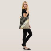 Glittery Gold en Black Chevron gepersonaliseerd Tote Bag (Op model)