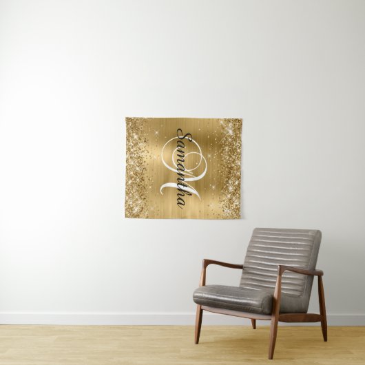 Glittery Gold Foil Classic Script M Monogram Wandkleed (In Situ (horizontaal))