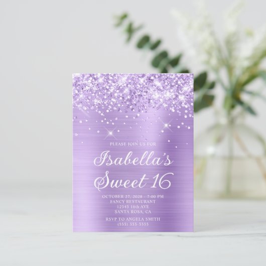 Glittery Lavendel Folie Sweet 16 Foto Uitnodiging Briefkaart (Staand voorkant)