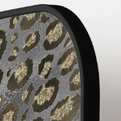 Glittery Leopard Print op Glossy Grijs Monogram Pickleball Paddle (Links Detail)